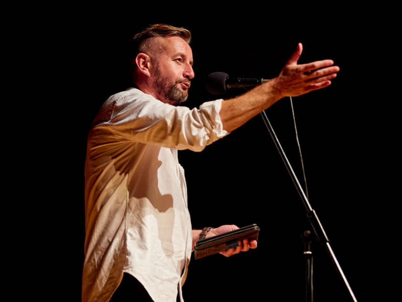 Жадан: Чесно кажучи, соромно і противно