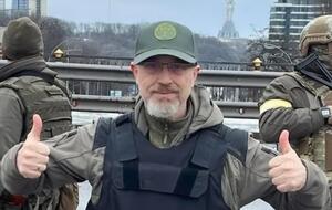 Резніков, як раніше очолюване ним Міноборони, подякував інтернет-активістам за підтримку України й висміювання російських фейків