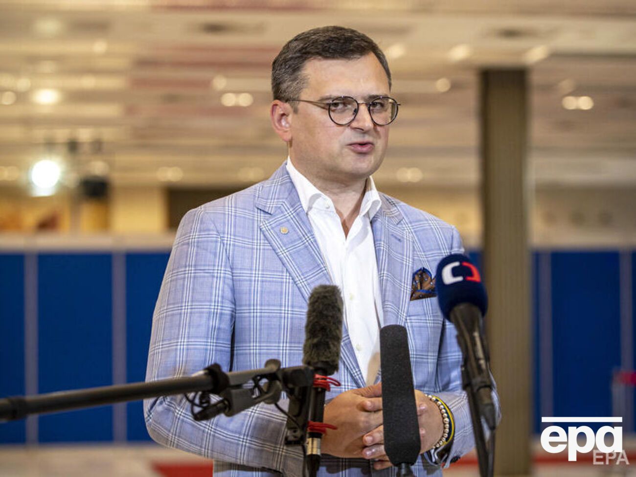 Кулеба закликав шукати рішення щодо віз, яким ввести реальний жорсткий захід