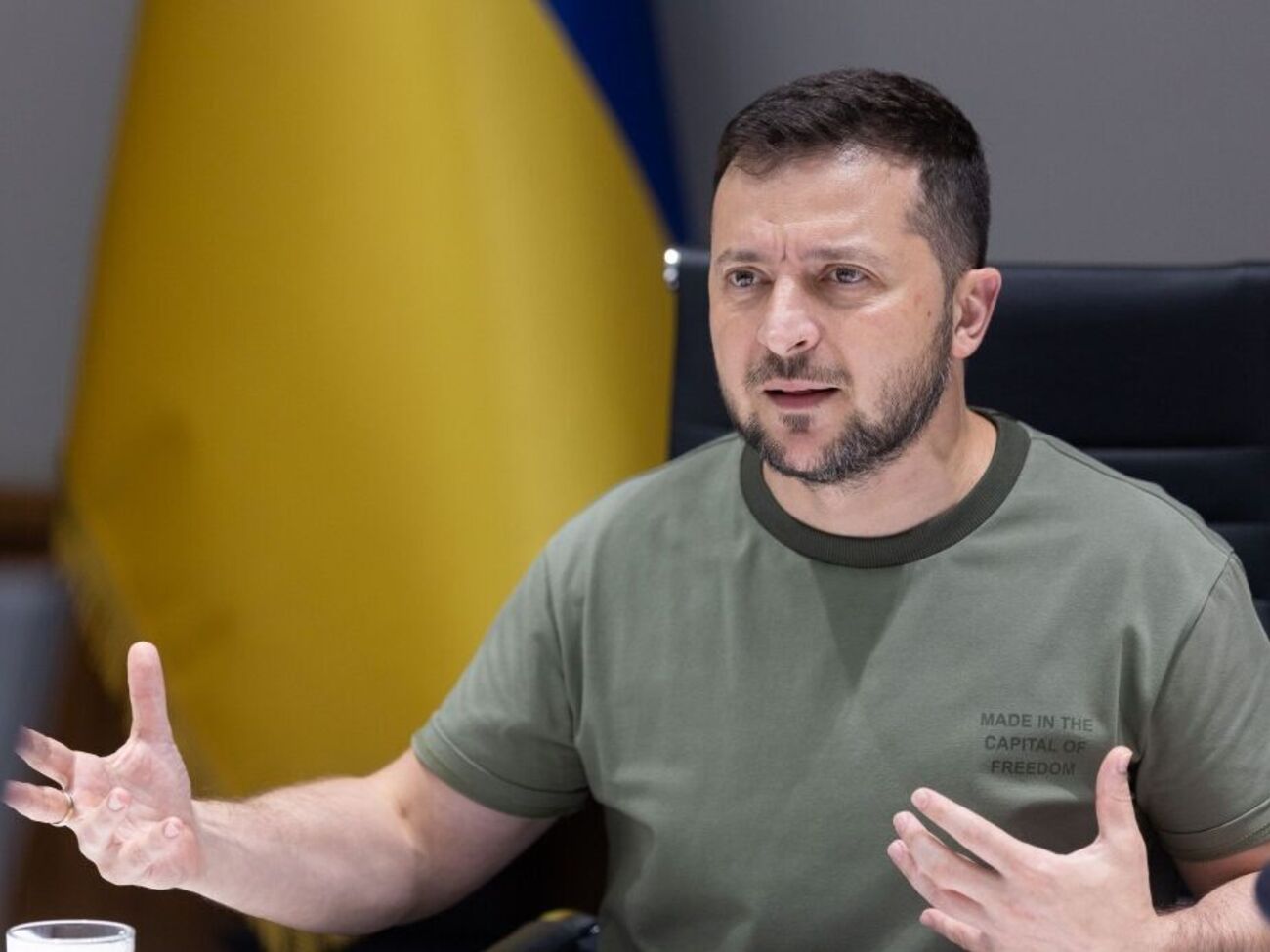 Зеленский заявил 30 августа, что ВСУ будут уничтожать все склады и штабы оккупантов, где бы они ни размещались