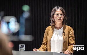 ФРГ будет поддерживать Украину "столько, сколько нужно", пообещала Бербок