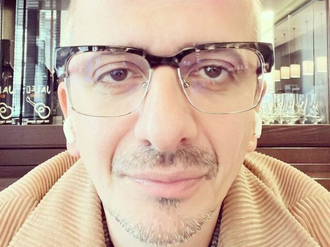 Богомолов: Ни одного "тяжкого" вздоха при виде моего красного паспорта