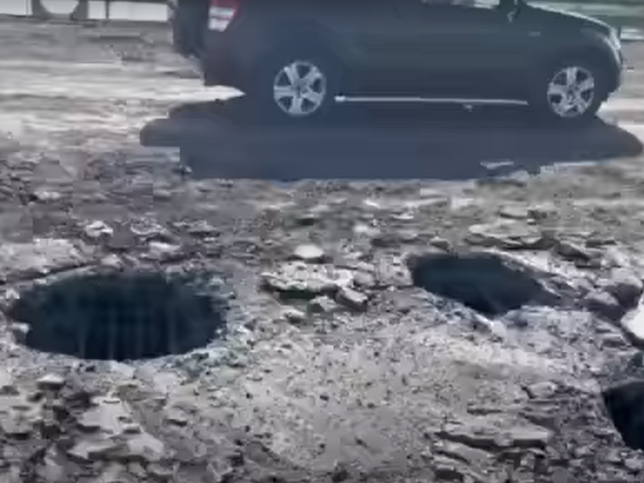 Російські загарбники хочуть полагодити Антонівський міст і захистити від наступних ударів ЗСУ