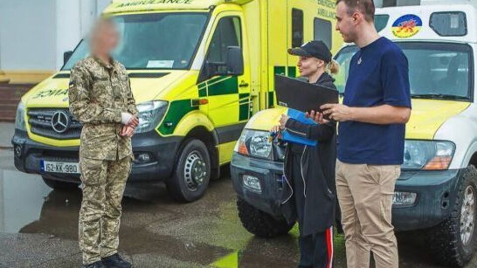 Машини передано з усіма необхідними медикаментами та обладнанням