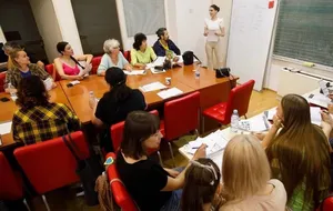 Центр у Загребі допомагає українським сім'ям знайти нових друзів, дістати інформацію про проживання, психологічну та гуманітарну допомогу
