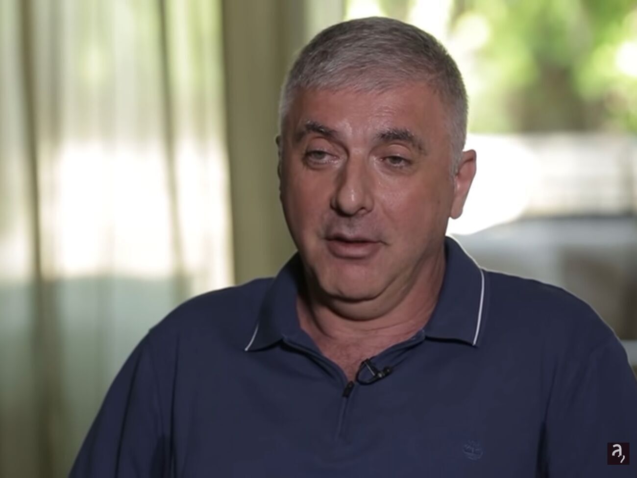 Невзлин рассказал, что Путин большую часть решений принимает единолично, но иногда советуется с небольшой группой своих соратников