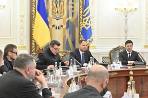 СНБО состоит из 22 человек