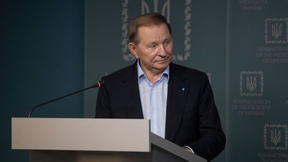 Кучма: Кажется, Черчилль сказал после Мюнхена, что тот, кто избрал бесчестие во избежание войны, получит сначала бесчестие, а затем и войну. Лучше, по-моему, не скажешь