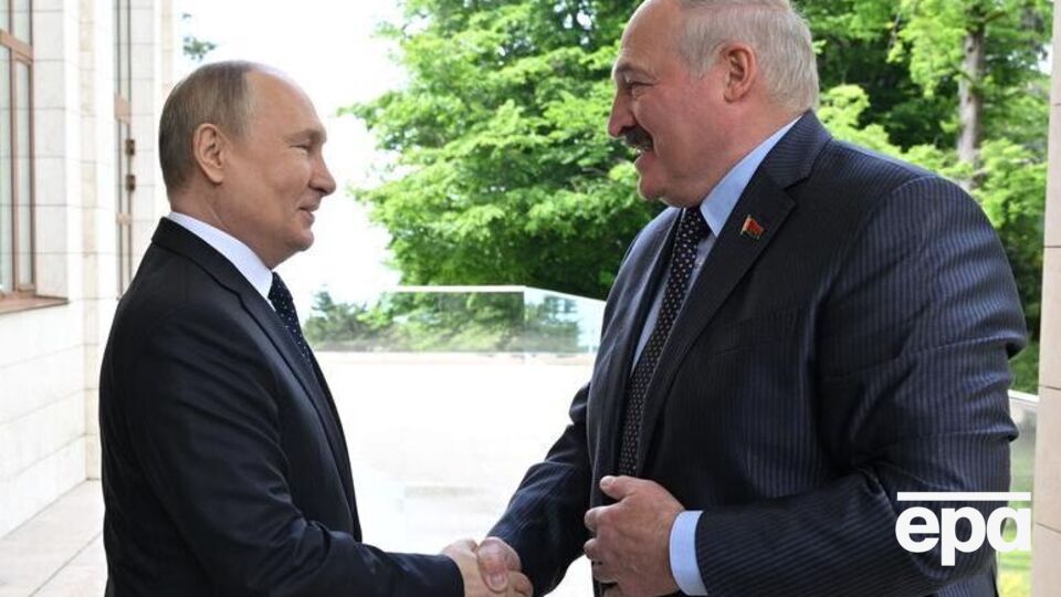 Невзлин назвал Лукашенко (на фото справа) Тараканом