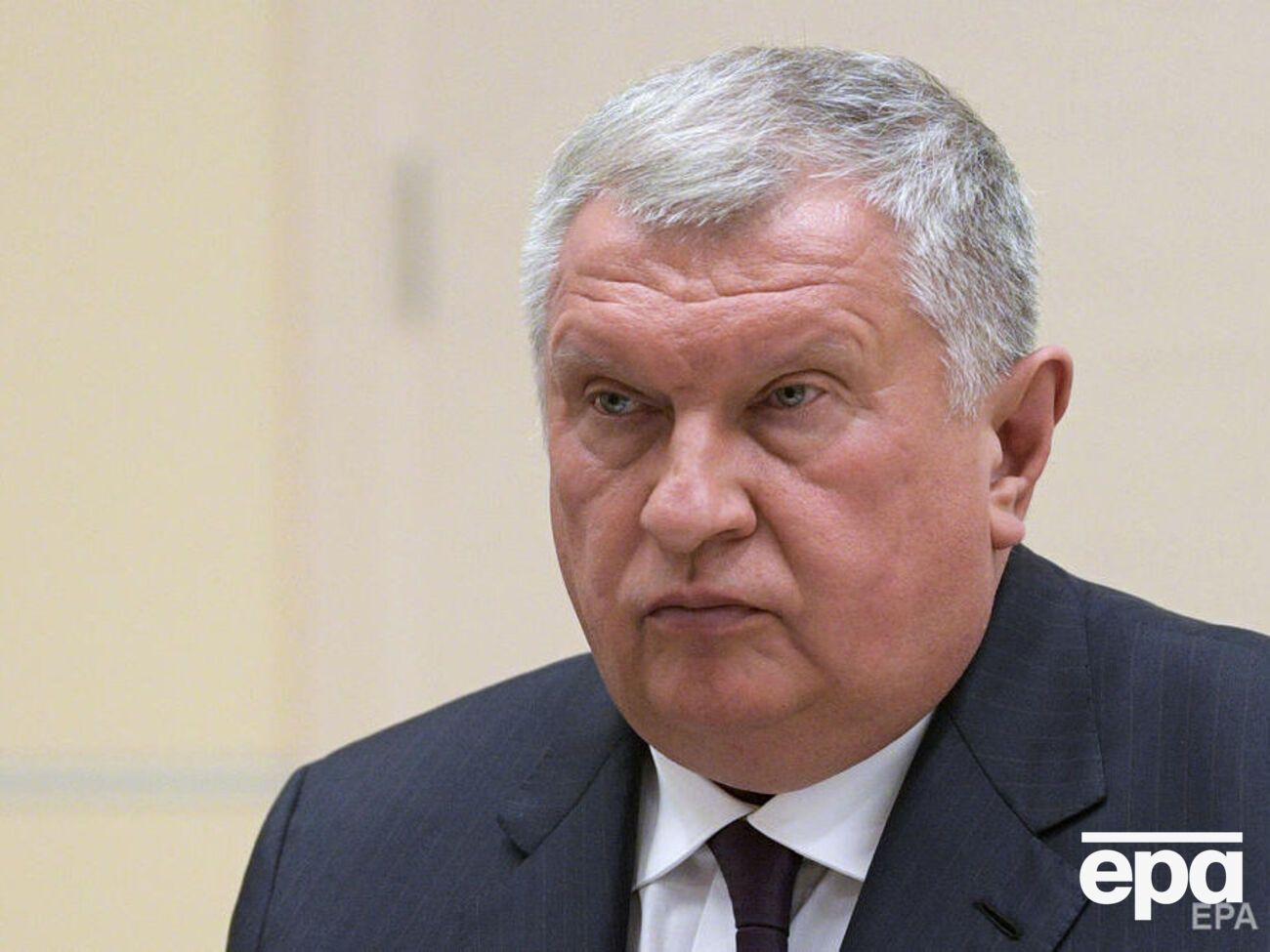 Сєчин, за даними Невзліна, входить в оточення Путіна