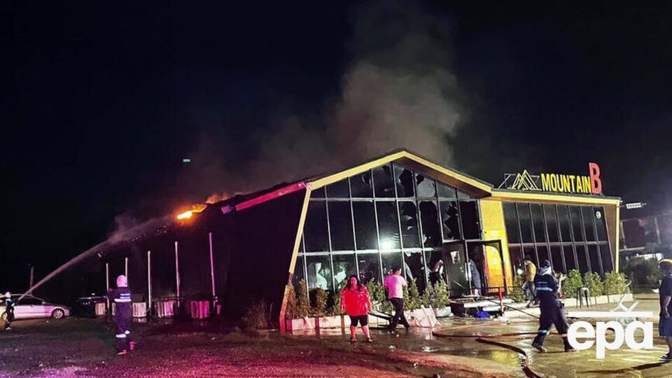 Крыша клуба Mountain B в Таиланде была покрыта легковоспламеняющимся материалом, а пожарных выходов не было