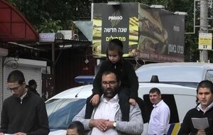 Хасиды уже съезжаются в Умань, хотя до праздника больше полутора месяцев, а в Украине война