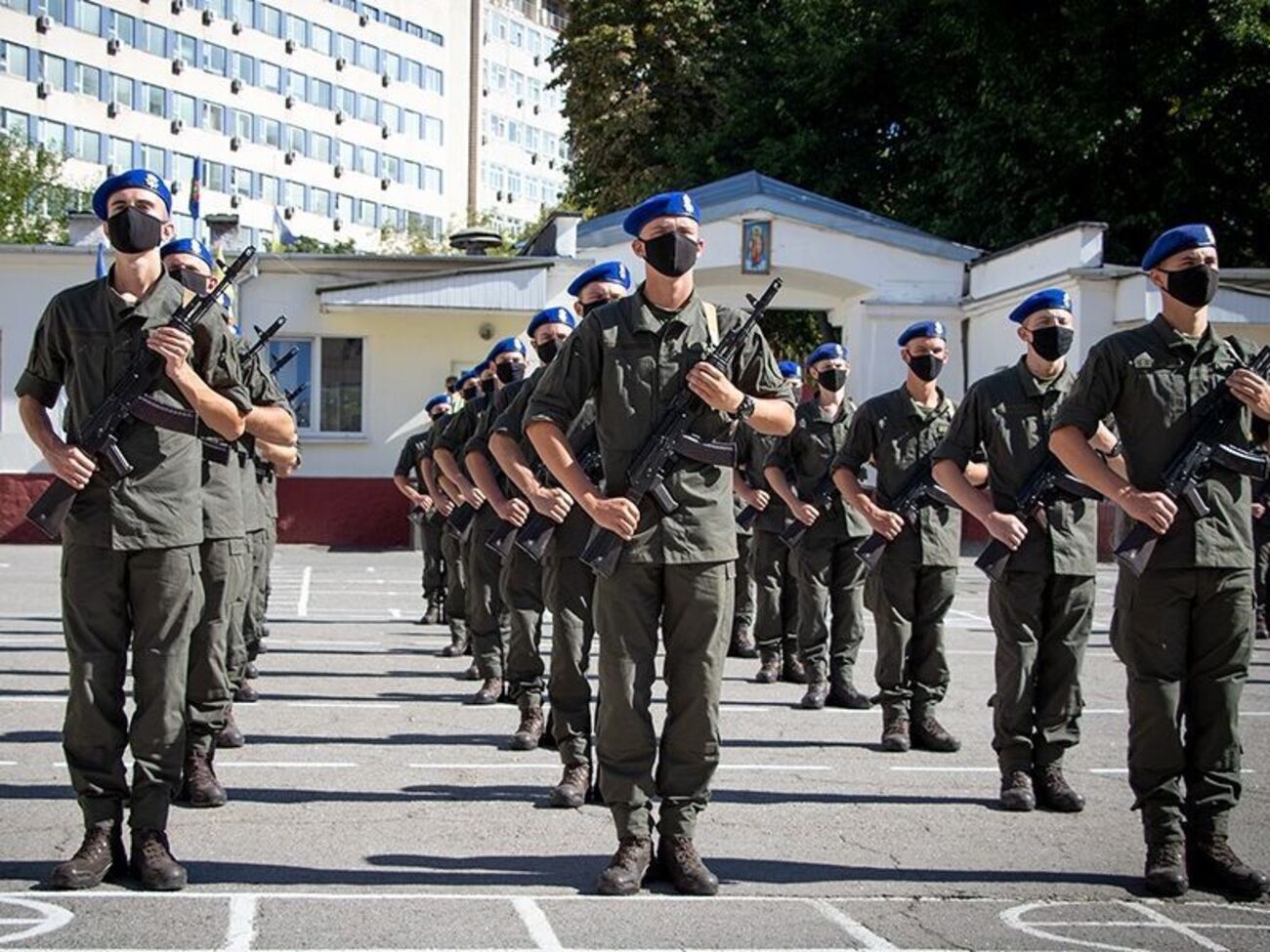 Установить стикеры от НГУ&nbsp;в Signal,&nbsp;Telegram и Viber можно, пройдя по ссылке в публикации