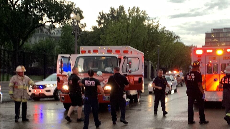 Співробітники секретної служби стали свідками удару блискавки й узяли участь у наданні першої допомоги