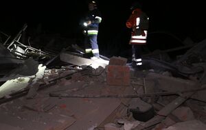 Ворожим ракетним ударом було частково зруйновано одноповерхову нежитлову будівлю у Харкові, зазначили у ДСНС