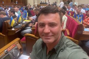 За словами Тищенка, нардепам видавали зброю централізовано