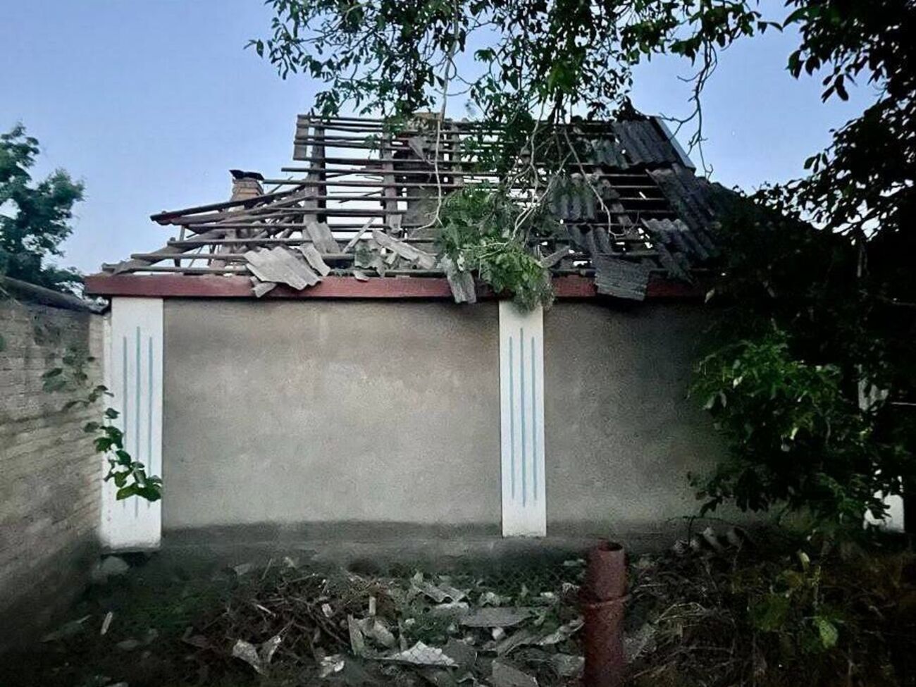 В результате обстрелов повреждены частные дома