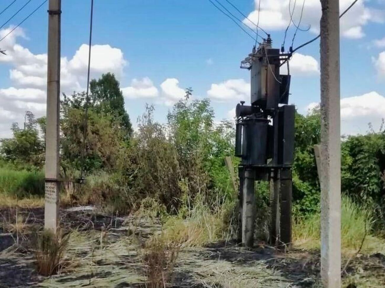 Из-за обстрелов Никопольского и Криворожского районов Днепропетровской области накануне без света осталось более 3 тыс. домохозяйств