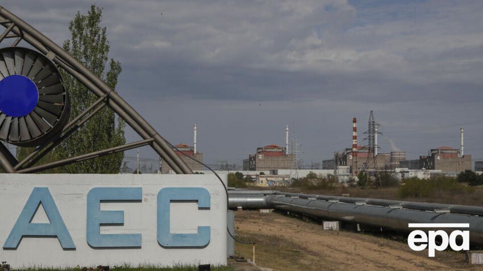 За повідомленням ЗМІ, окупанти, ймовірно, замінували АЕС, а потім почали її обстрілювати