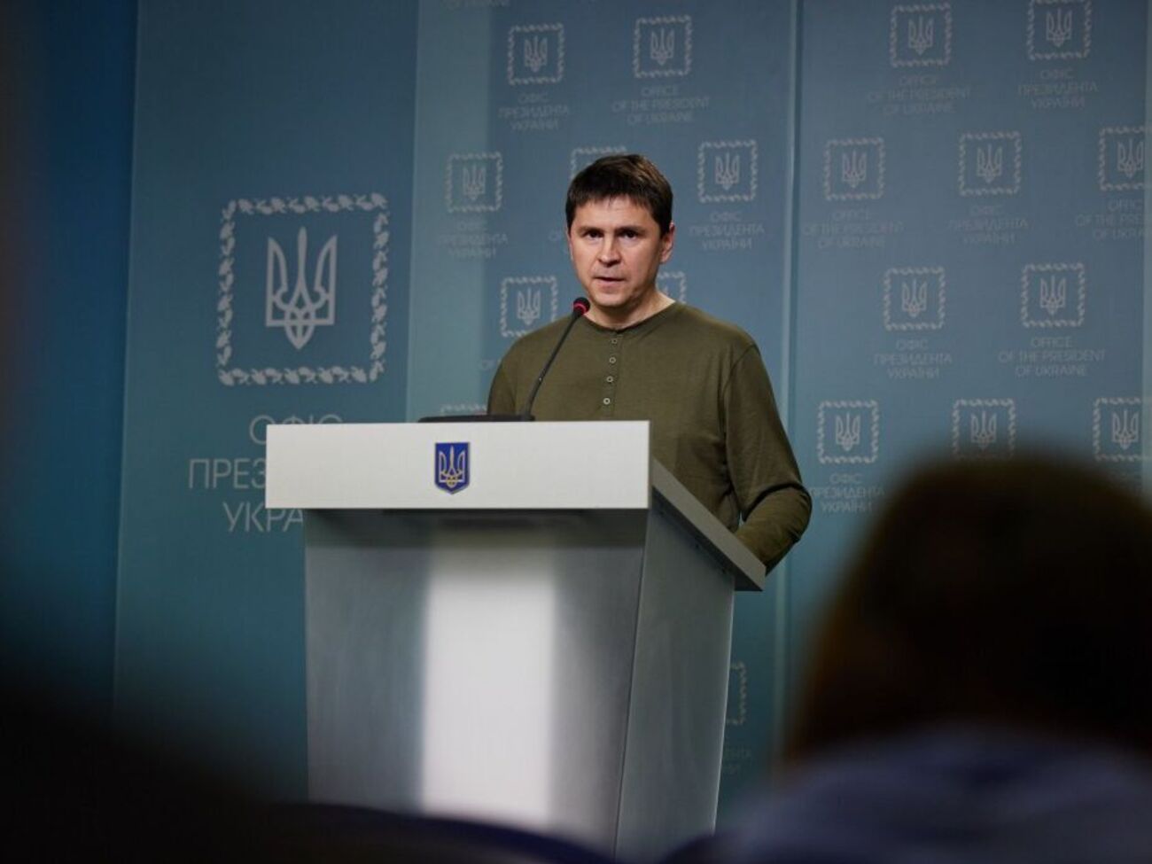 Подоляк: Это война в прямом эфире, где все видят, что есть тотальный учет и тщательный контроль