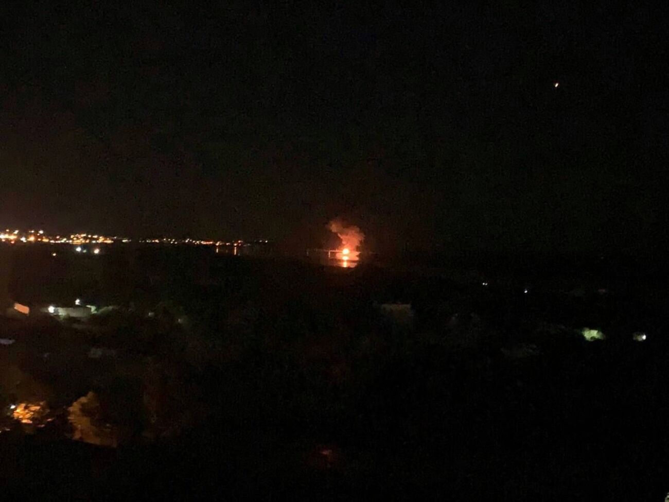 Після вибухів на Антонівському мосту була пожежа