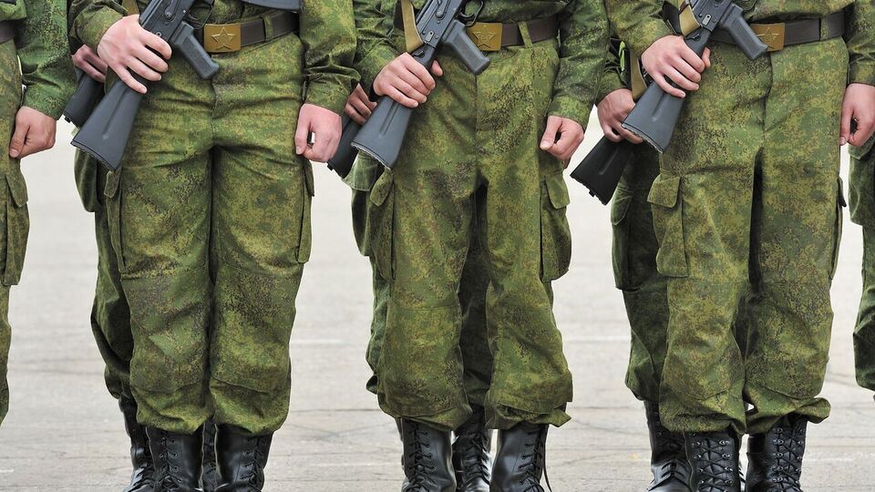 Охочим вирушити воювати в Україну обіцяють великі грошові виплати та забезпечення всім необхідним екіпіруванням