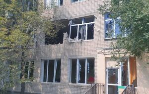 У Великій Костромці ворог понівечив ліцей, зазначили у ДСНС