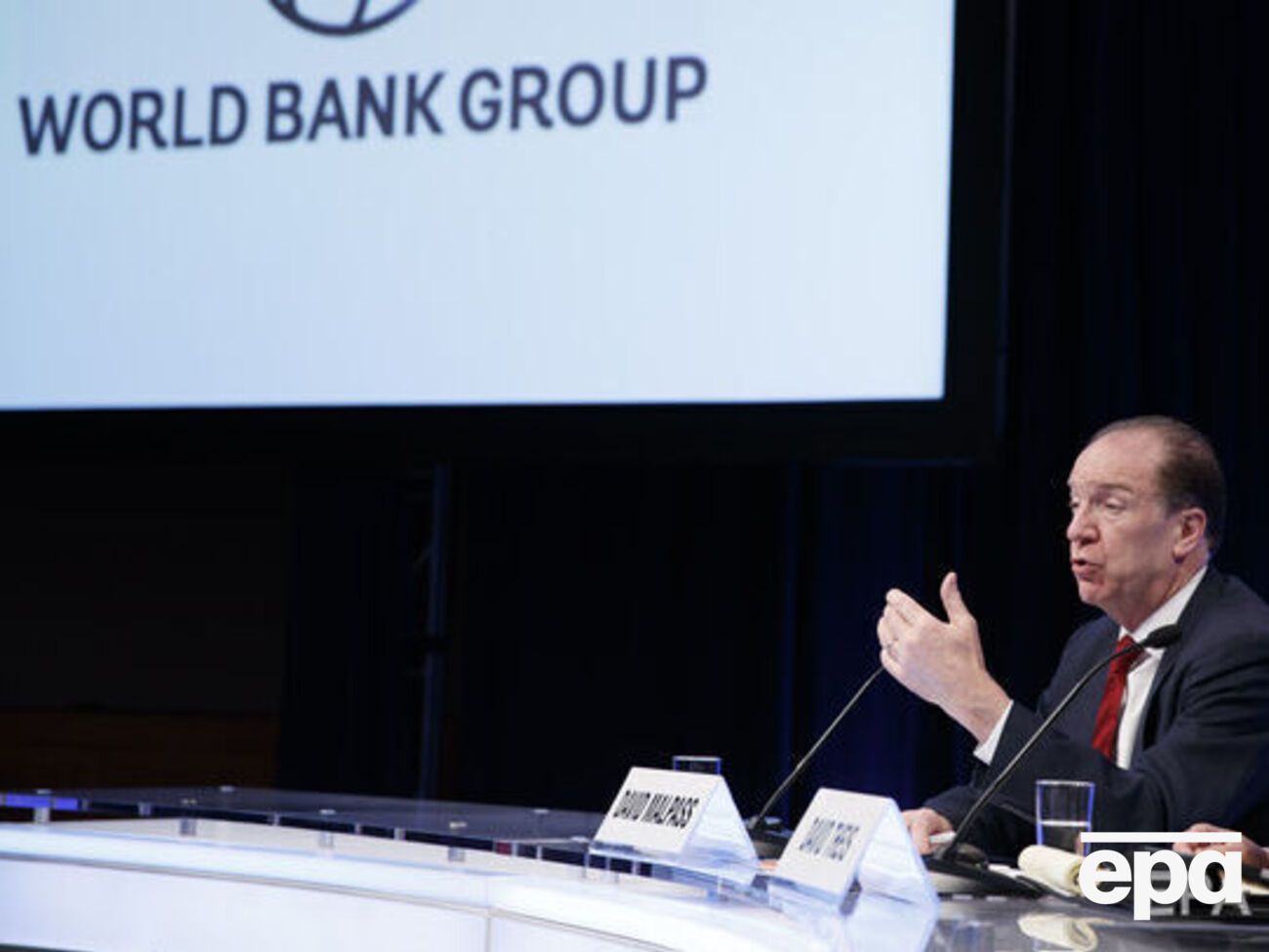 Малпасс зазначив, що гроші потрібні Україні для запобігання бідності