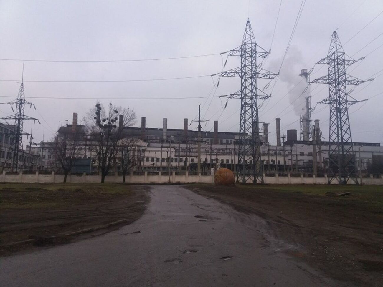 В результате одной из атак оккупантов повреждена ТЭЦ-3, которая обеспечивает теплом почти треть зданий Харькова, сообщали в ОВА