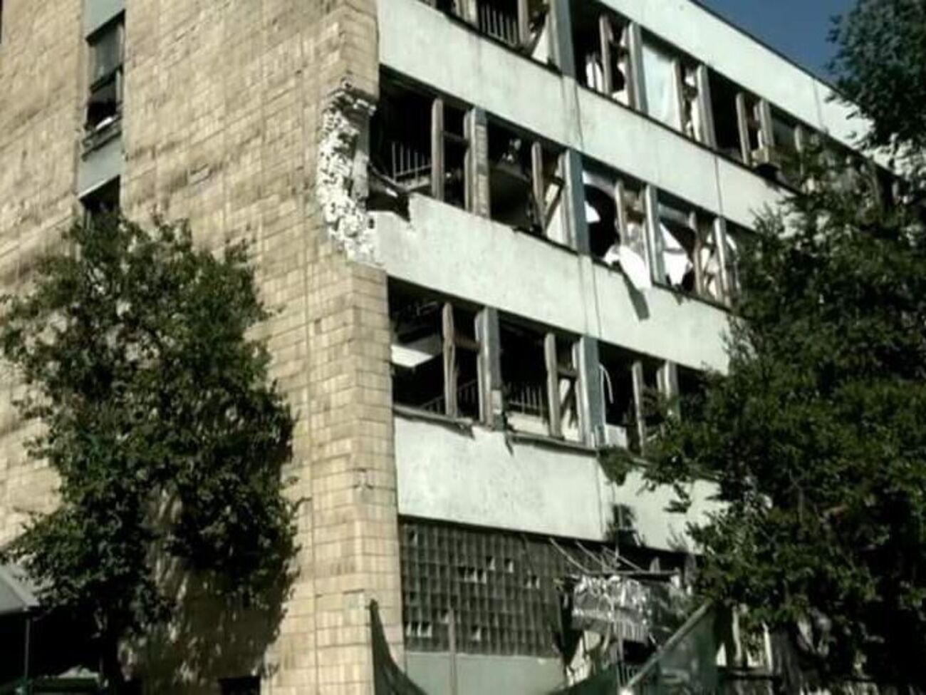 Оккупанты штурмуют и обстреливают города и села на востоке Украины