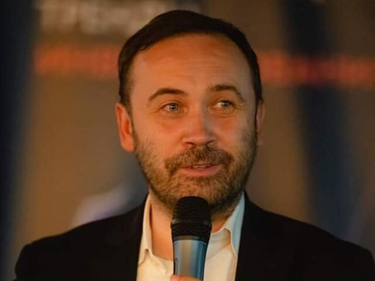 Пономарев считает, что и провоенные, и антивоенные россияне в меньшинстве: Посередине огромное болото, которое считает: "Боже, это точно не наше дело"