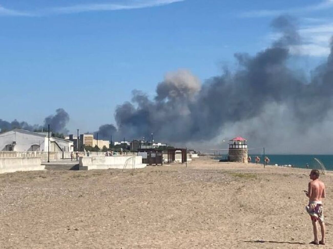 По периметру аэродрома в Новофедоровке оккупанты выставили оцепление