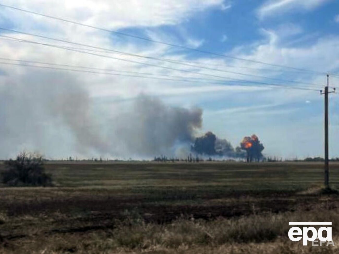 Взрывы на военном аэродроме в Крыму минобороны РФ объяснило "детонацией нескольких авиационных боеприпасов"