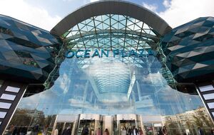 По информации Forbes, ТРЦ Ocean Plaza возобновит работу с 11 августа