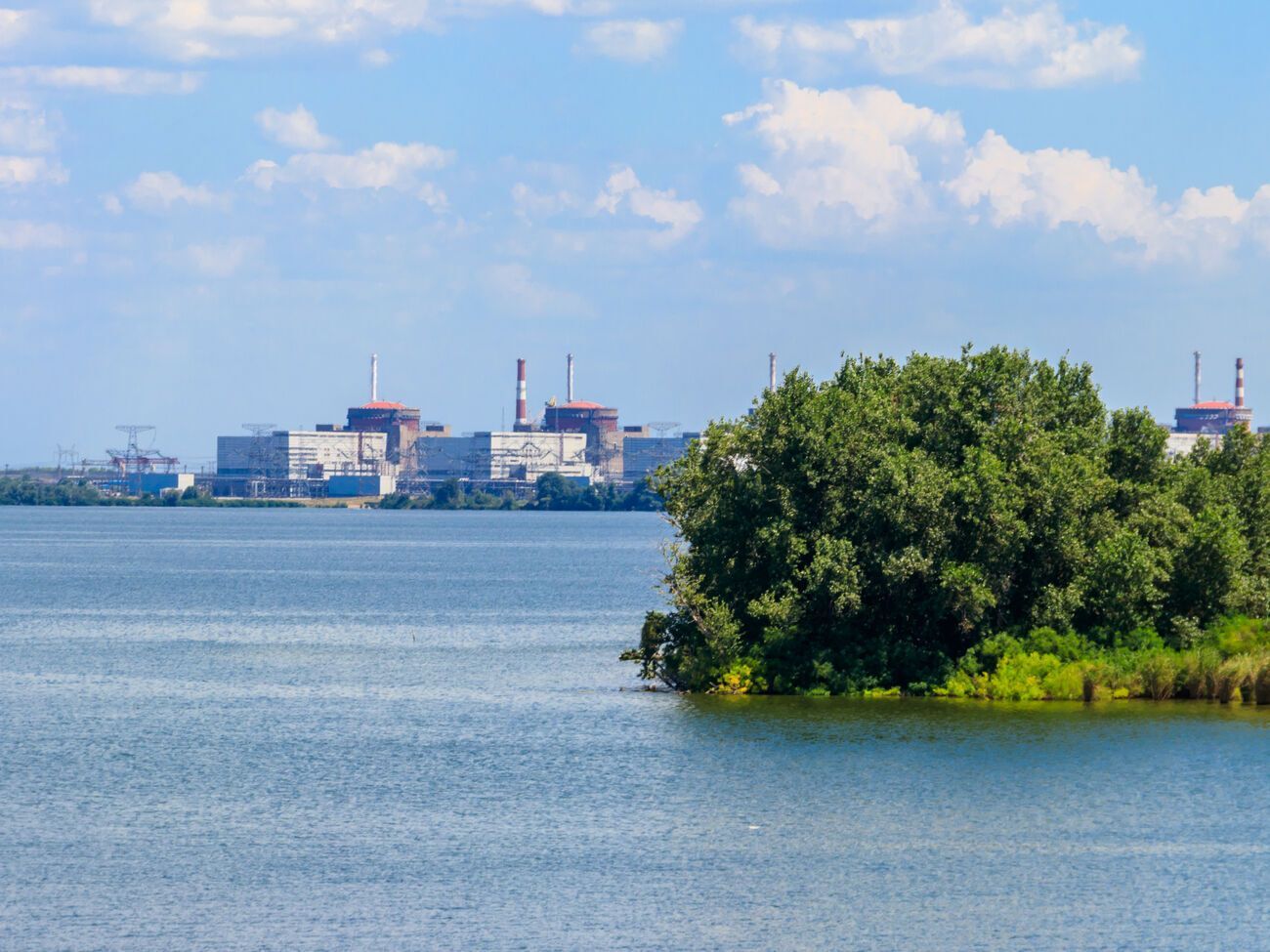 За словами Котіна, росіяни спробують від'єднати від АЕС окуповані райони півдня України, після чого провести електромережу до Криму