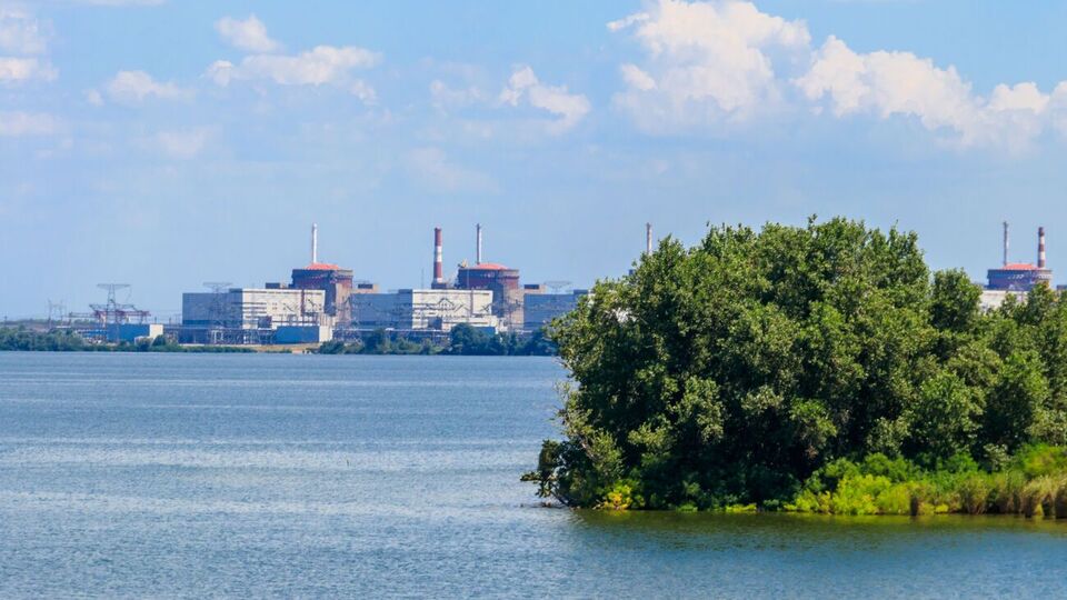 За словами Котіна, росіяни спробують від'єднати від АЕС окуповані райони півдня України, після чого провести електромережу до Криму
