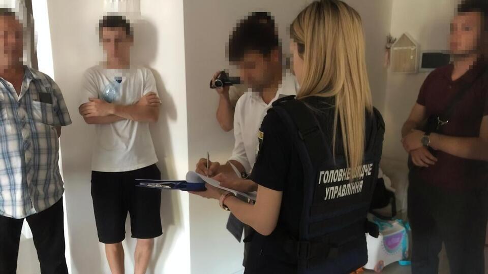 О раскрытии мошеннической схемы при закупке военной амуниции для ВСУ полиция сообщила 30 августа