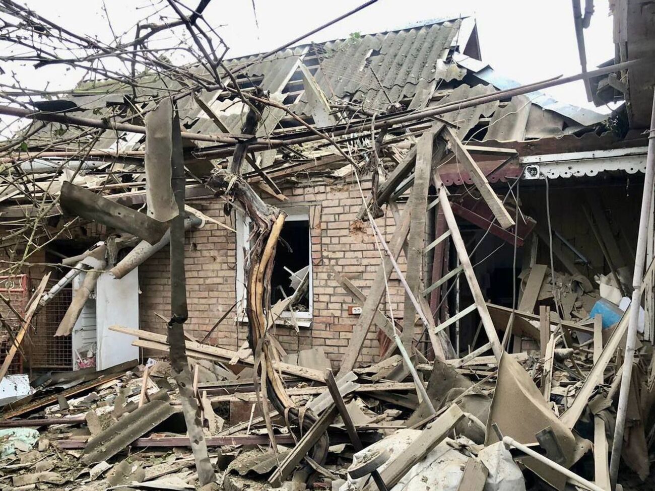 Ворог обстріляв Нікопольський та Криворізький райони Дніпропетровської області