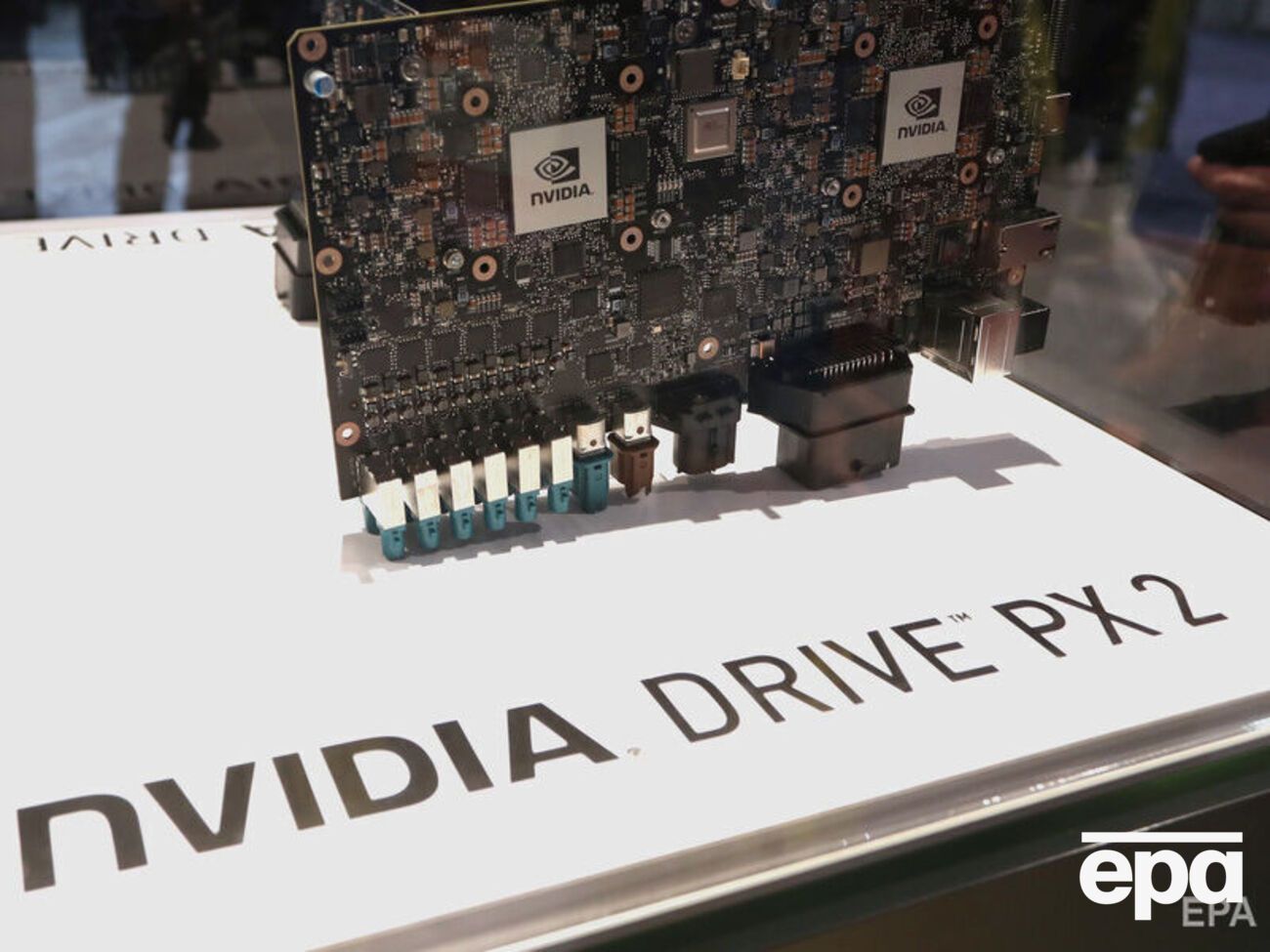 В США компаниям Nvidia и AMD запретили продавать чипы искусственного интеллекта в Китай и Россию