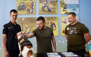 Зеленський погасив марку з Патроном у День знань в Ірпені