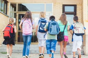 Примерно 800 тыс. учеников начали обучение в формате офлайн, отметили в Минобразования