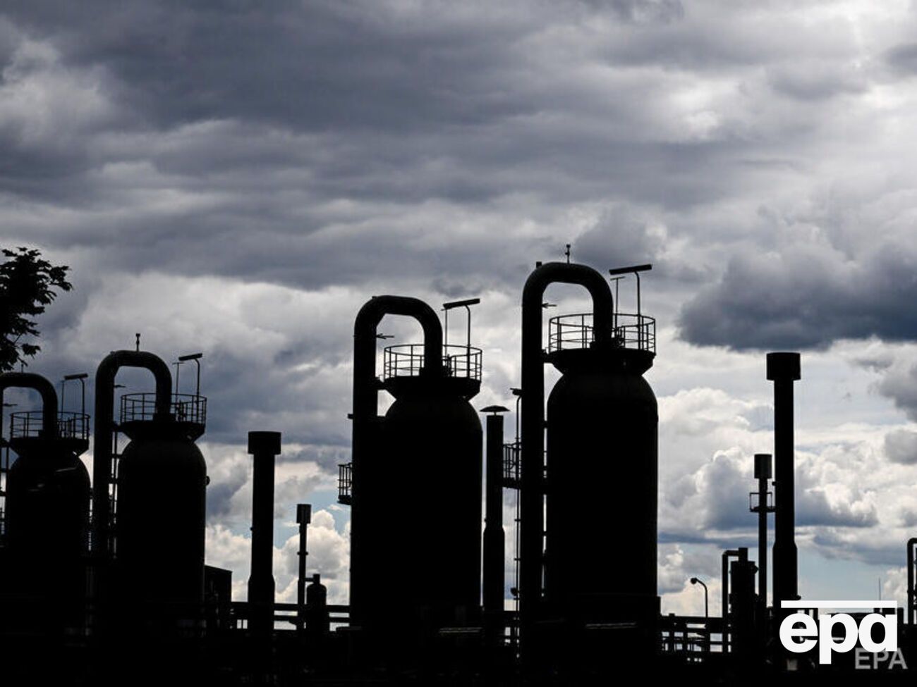 Цена на газ в Европе падает из-за заявлений европейских политиков, что страны ЕС преуспевают в наполнении хранилищ