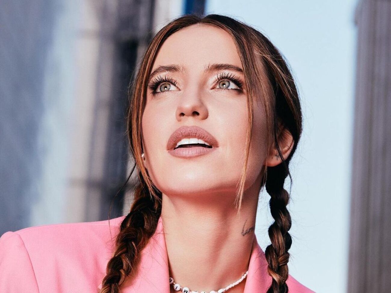 Дорофєєва народилася 1990 року в Сімферополі