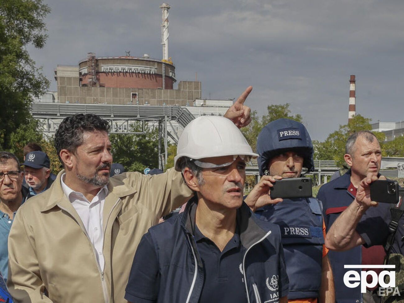 Зеленський розповів, що домовився з Гроссі (по центру) у Києві, що місію МАГАТЕ на ЗАЕС обов'язково супроводжуватимуть журналісти з українських і міжнародних ЗМІ