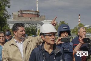 Зеленський розповів, що домовився з Гроссі (по центру) у Києві, що місію МАГАТЕ на ЗАЕС обов'язково супроводжуватимуть журналісти з українських і міжнародних ЗМІ