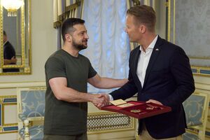 Зеленський вручив главі МЗС Данії орден "За заслуги"