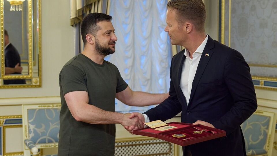 Зеленський вручив главі МЗС Данії орден "За заслуги"