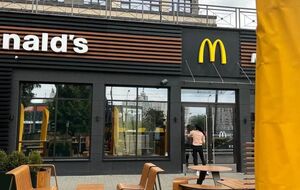 Киевляне заметили, что рестораны McDonald's готовят к открытию