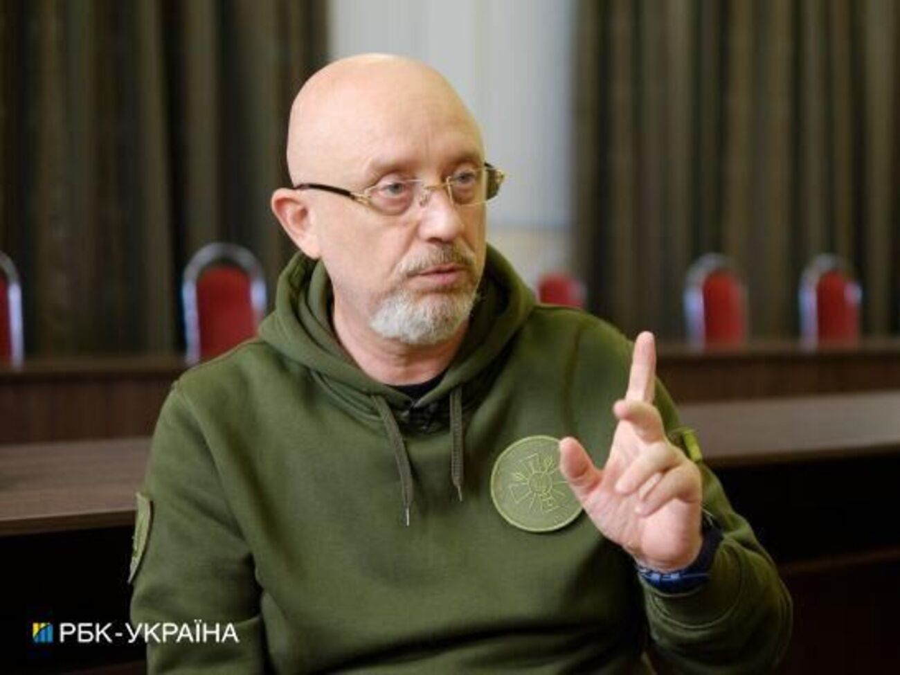 Резніков про виїзд чоловіків: Як&nbsp;би нам не хотілося, ми несемо втрати