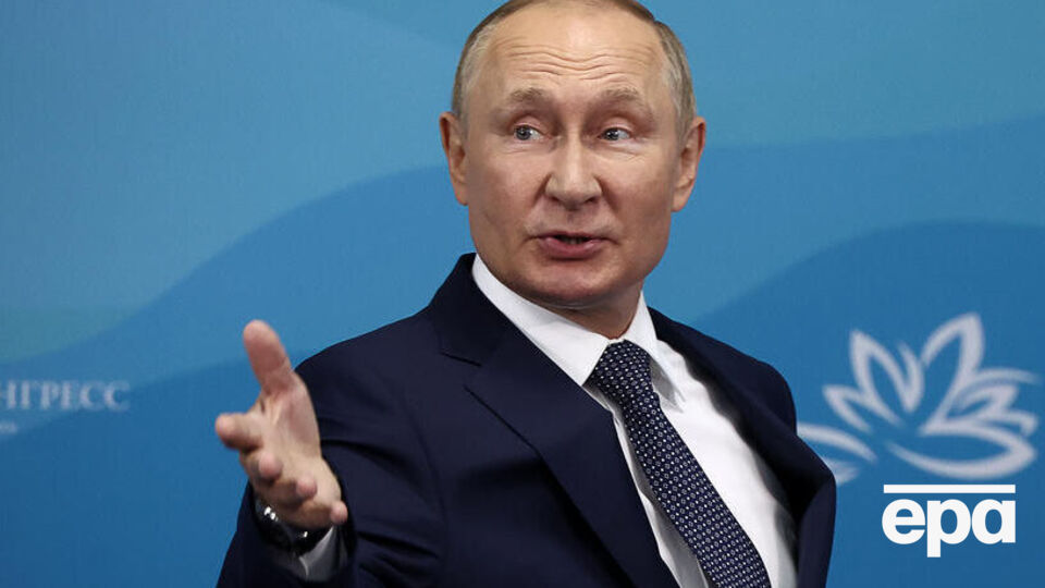 Пугачов говорив на початку червня, що Путіна (на фото) на посаді президента РФ у майбутньому може замінити Патрушев